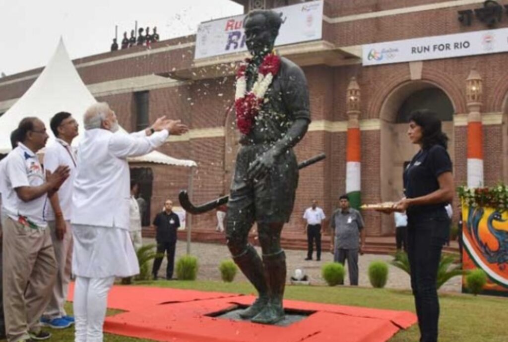 ராஜிவ்காந்தி கேல் ரத்னா விருது “மேஜர் தயான்சந்த் விருது” எனப் பெயர் மாற்றம்..!!